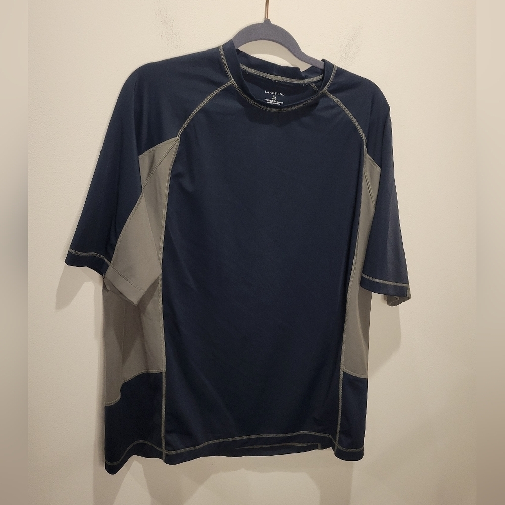 Lands End Mens Size Xl Blue/gray Short Sleeves Nylon Tshirt